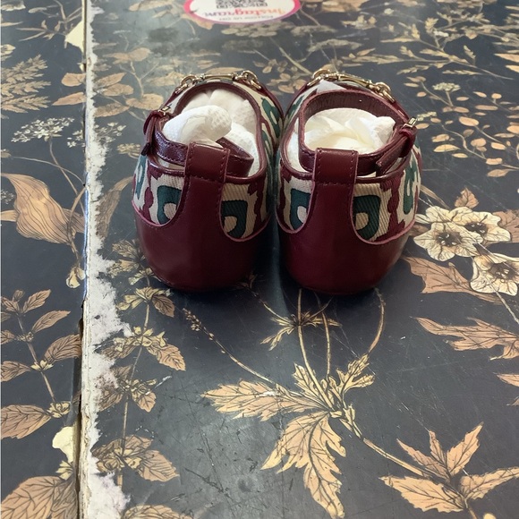Gucci Burgundy and Green Patterned Flats - Picture 4 of 8